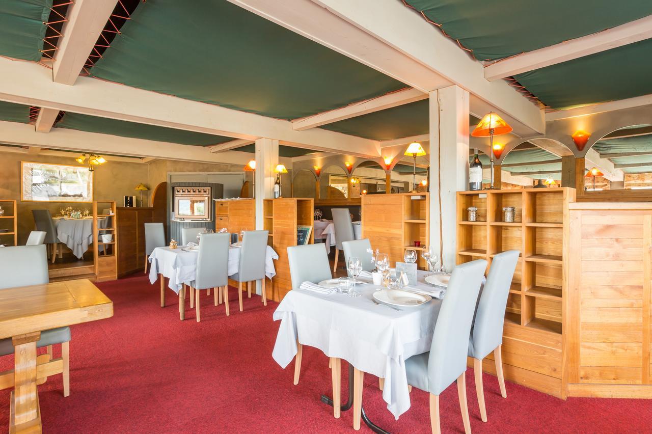 Logis Hotel Restaurant La Tour Dunières Eksteriør bilde