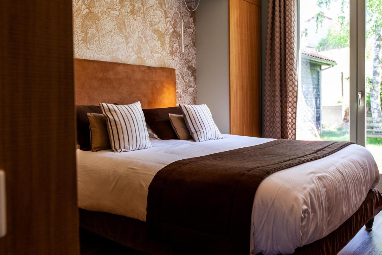 Logis Hotel Restaurant La Tour Dunières Eksteriør bilde