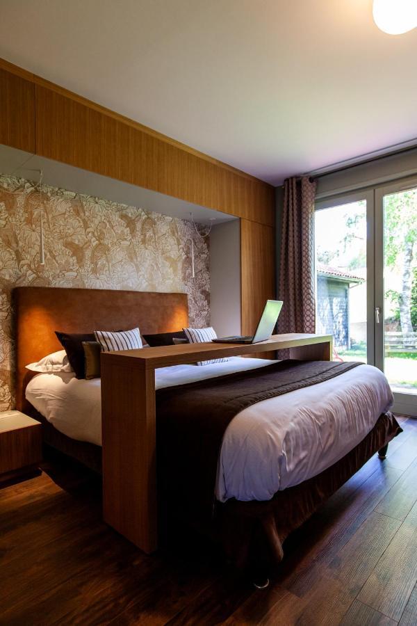 Logis Hotel Restaurant La Tour Dunières Eksteriør bilde
